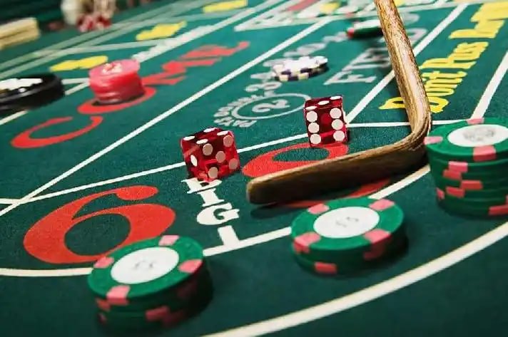Live casino dealer games lobby on qqjili